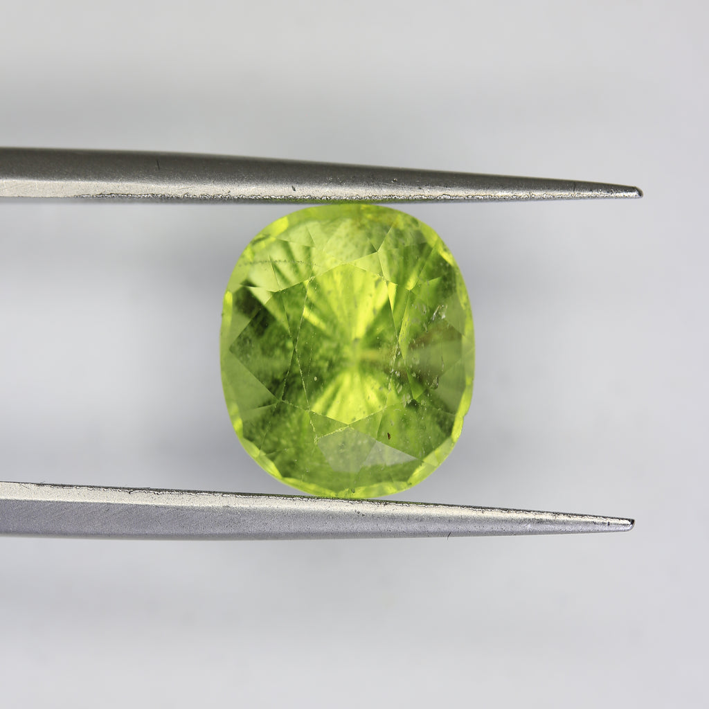 5.12ct Peridot - alternate view 2