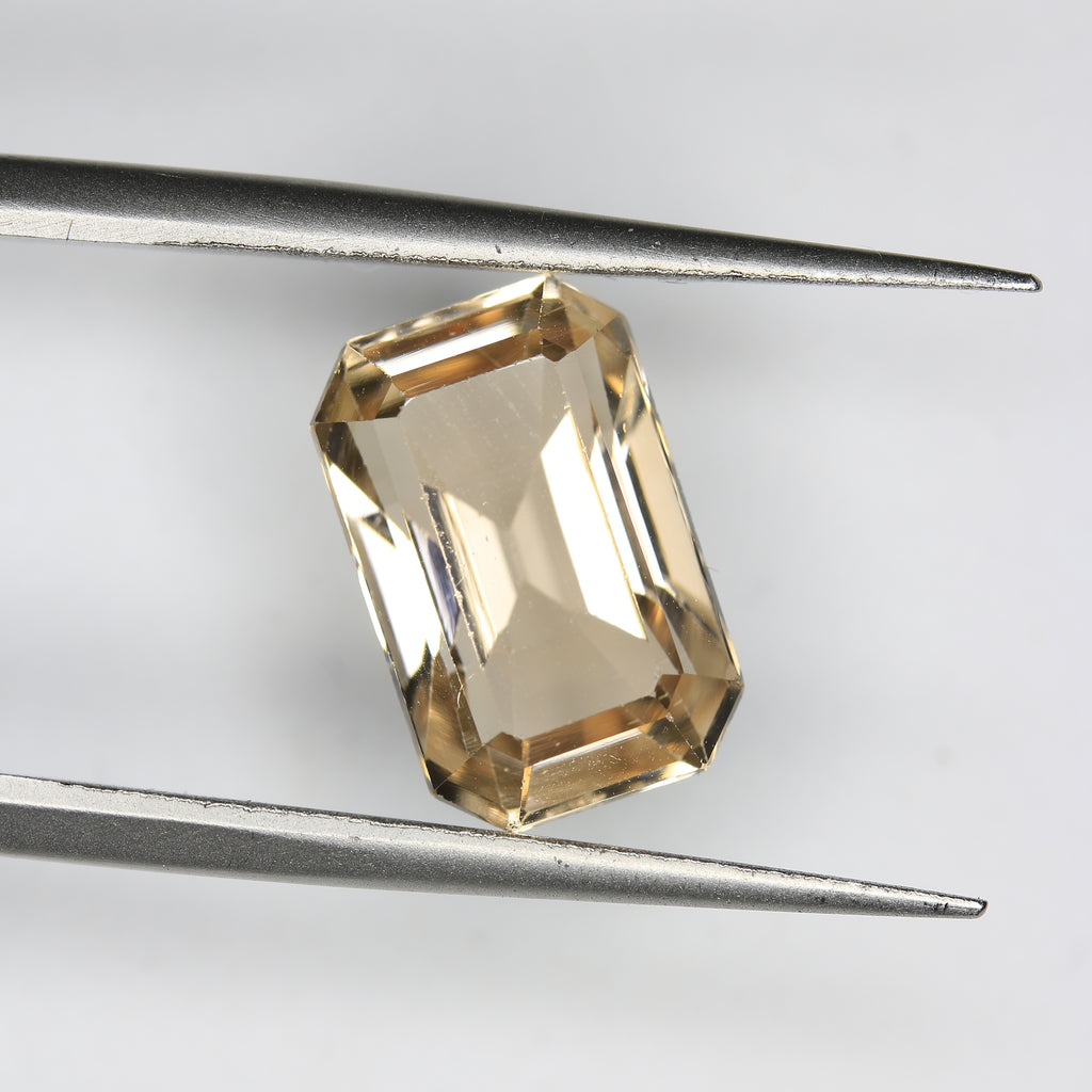 5.77ct Topaz Skardu - alternate view 2