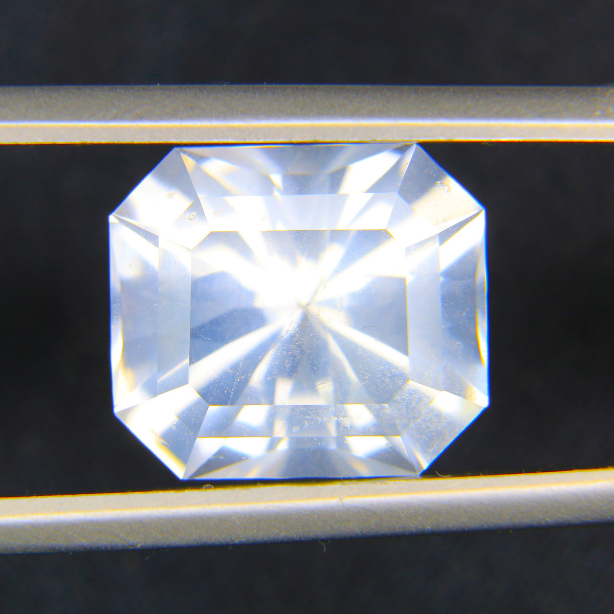 5.78ct Moonstone Feldspar - alternate view 2