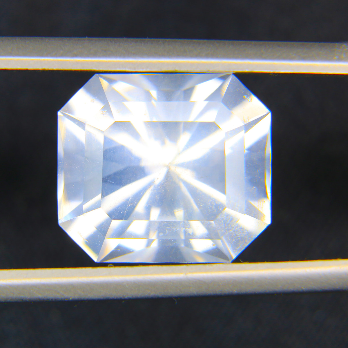 5.78ct Moonstone Feldspar - alternate view 3