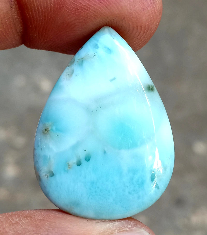 57.7ct Caribbean Calcite