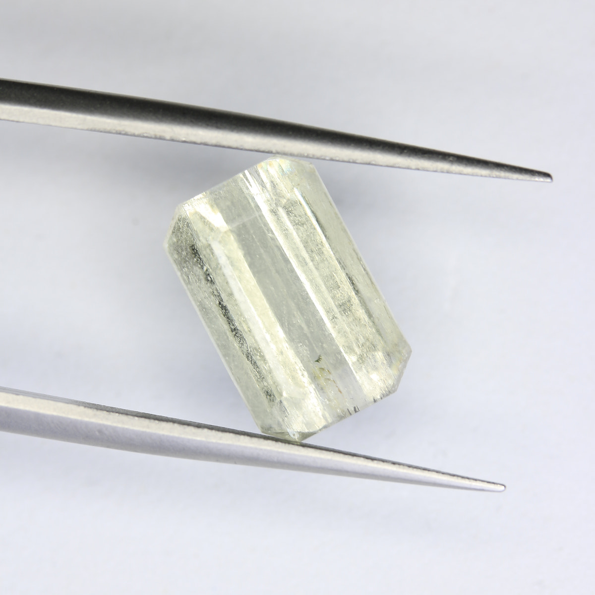 6.05ct Kunzite Green (Hiddenite) - alternate view 2