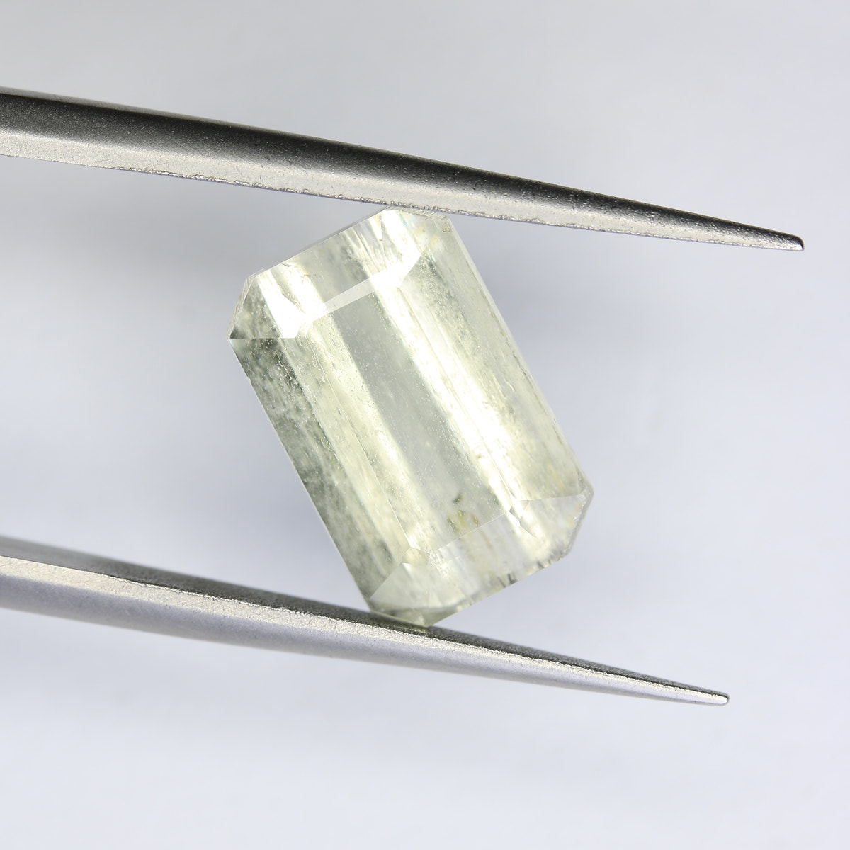 6.05ct Kunzite Green (Hiddenite)