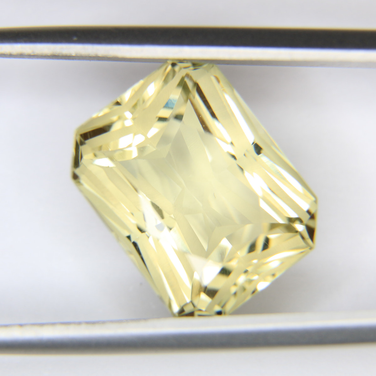 7.36ct Quartz Lemon - alternate view 2