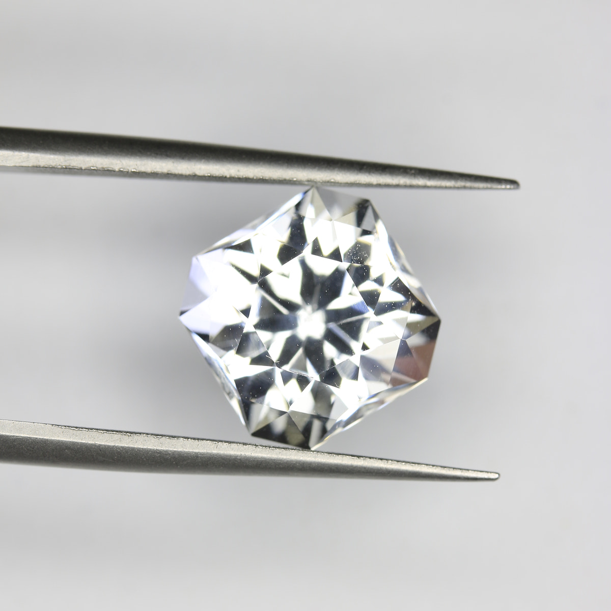 7.55ct Topaz White - alternate view 3