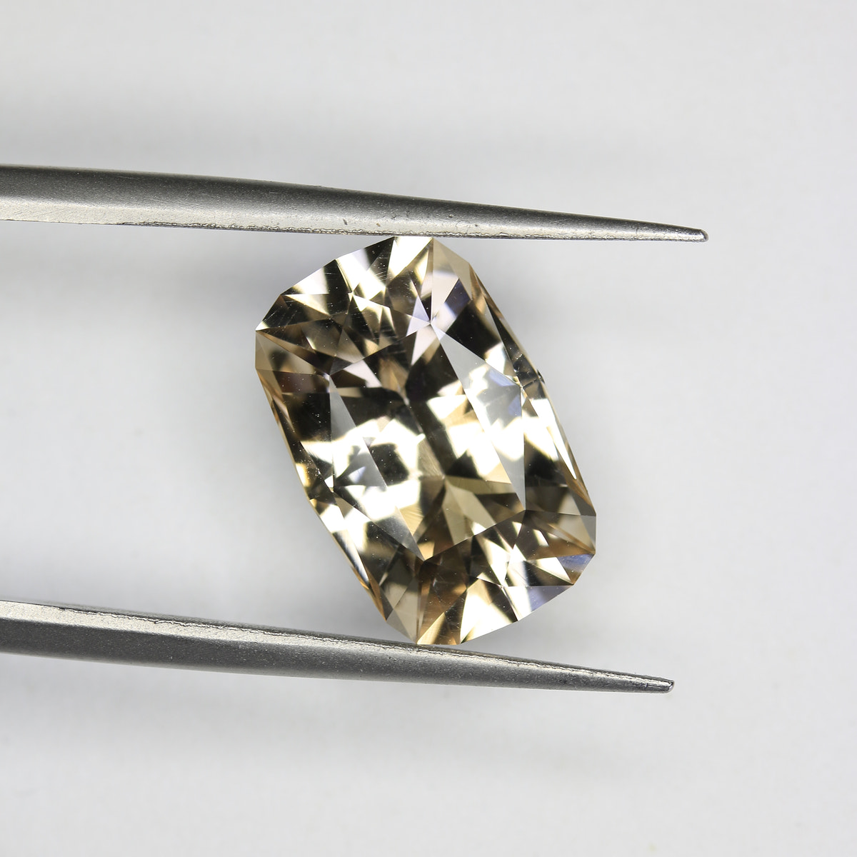 7.6ct Topaz Champagne - alternate view 2