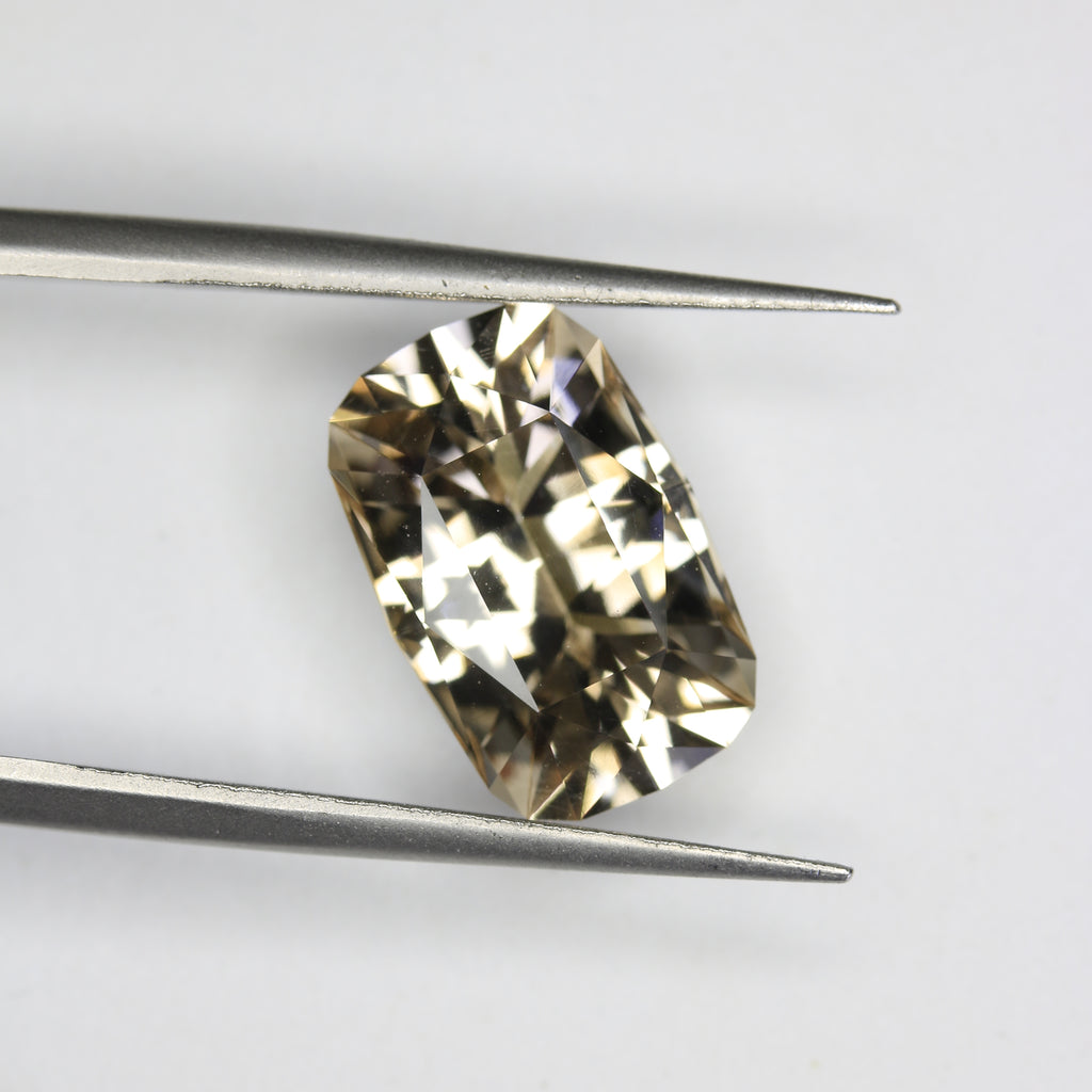 7.6ct Topaz Champagne