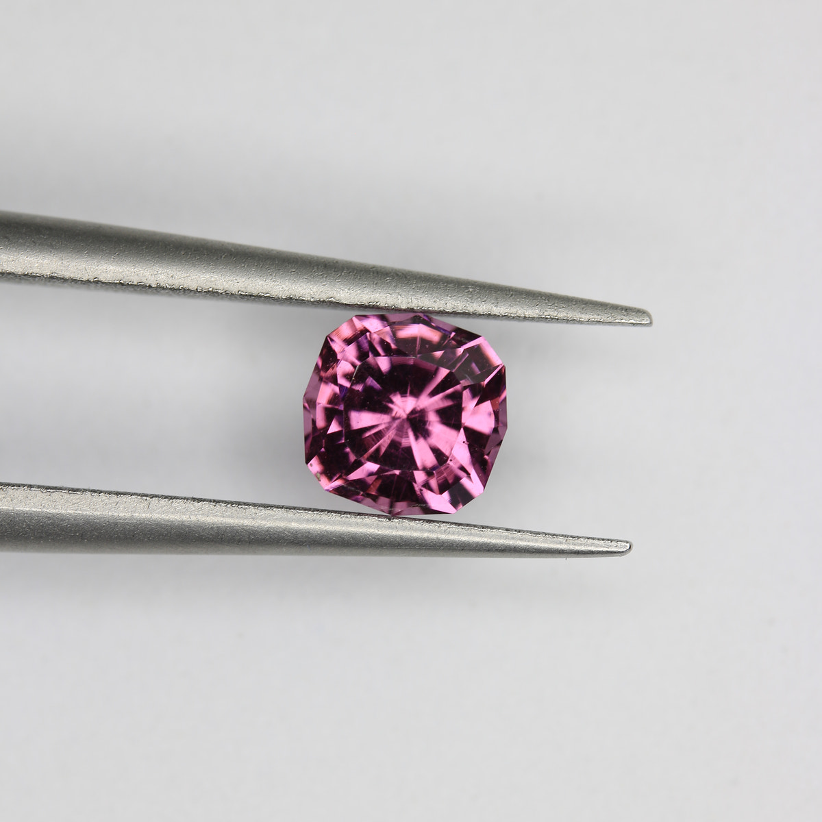 .76ct Garnet Pink