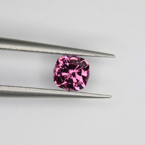 .76ct Garnet Pink