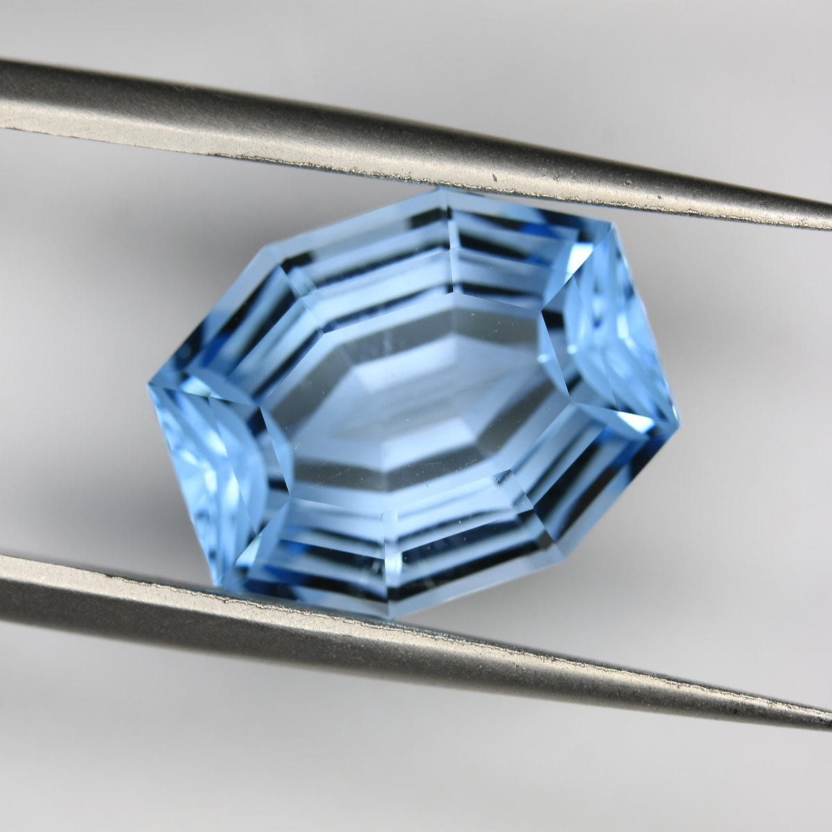 9.86ct Topaz Swiss blue