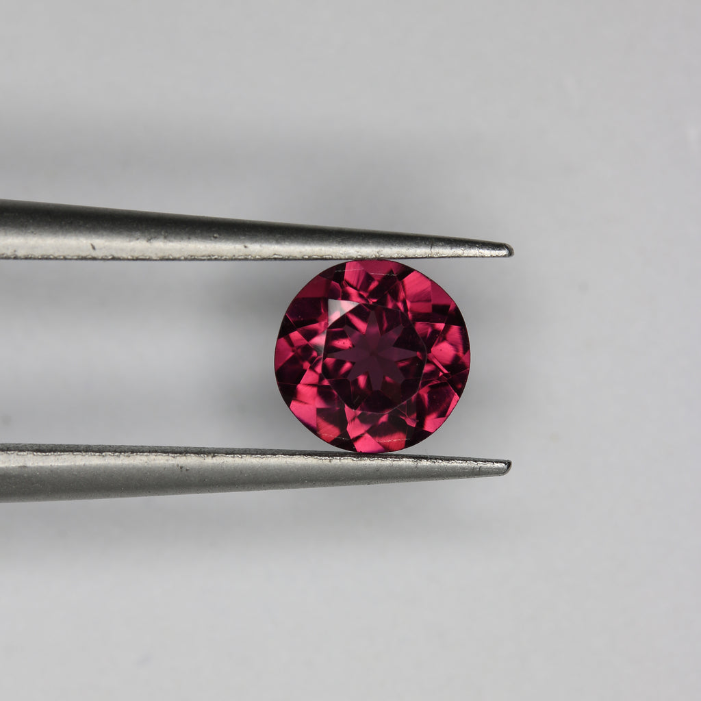 Garnet gemstone - Gar 0135 - Photo 01 [RTG-GAR-0133-0135-REPLACEMENT-V1 DC258E7A225E204F]