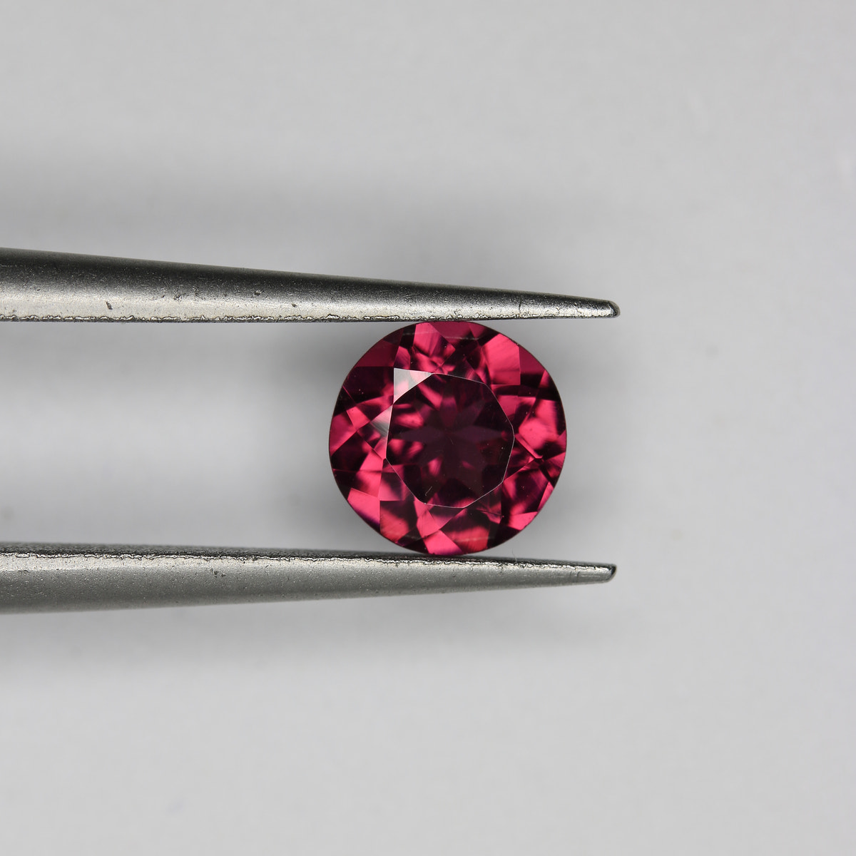 Garnet gemstone - Gar 0135 - Photo 02 [RTG-GAR-0133-0135-REPLACEMENT-V1 FA56E03C55F7B072]