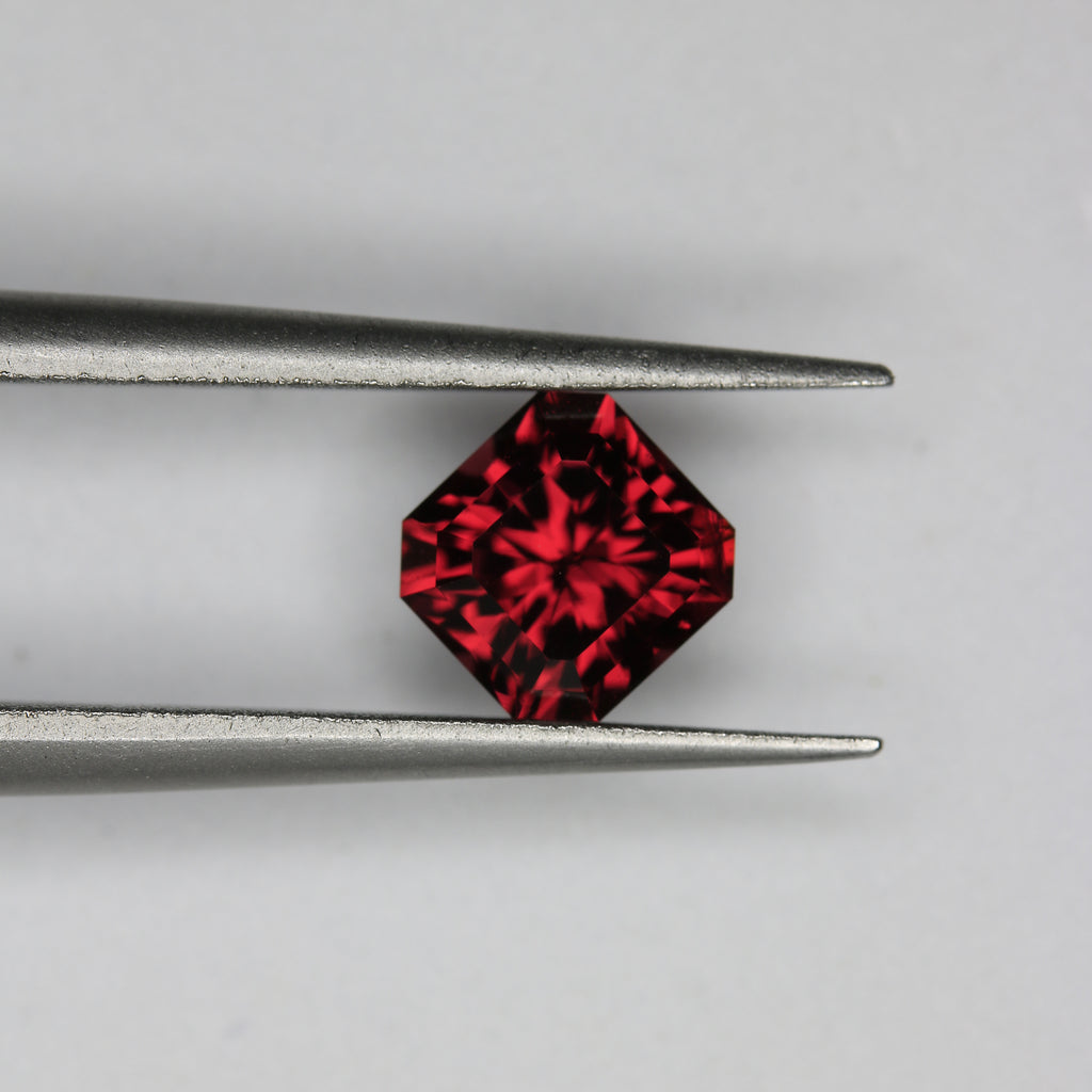 Garnet gemstone - Gar 0133 - Photo 02 [RTG-GAR-0133-0135-REPLACEMENT-V1 3D0592239C0207F4]