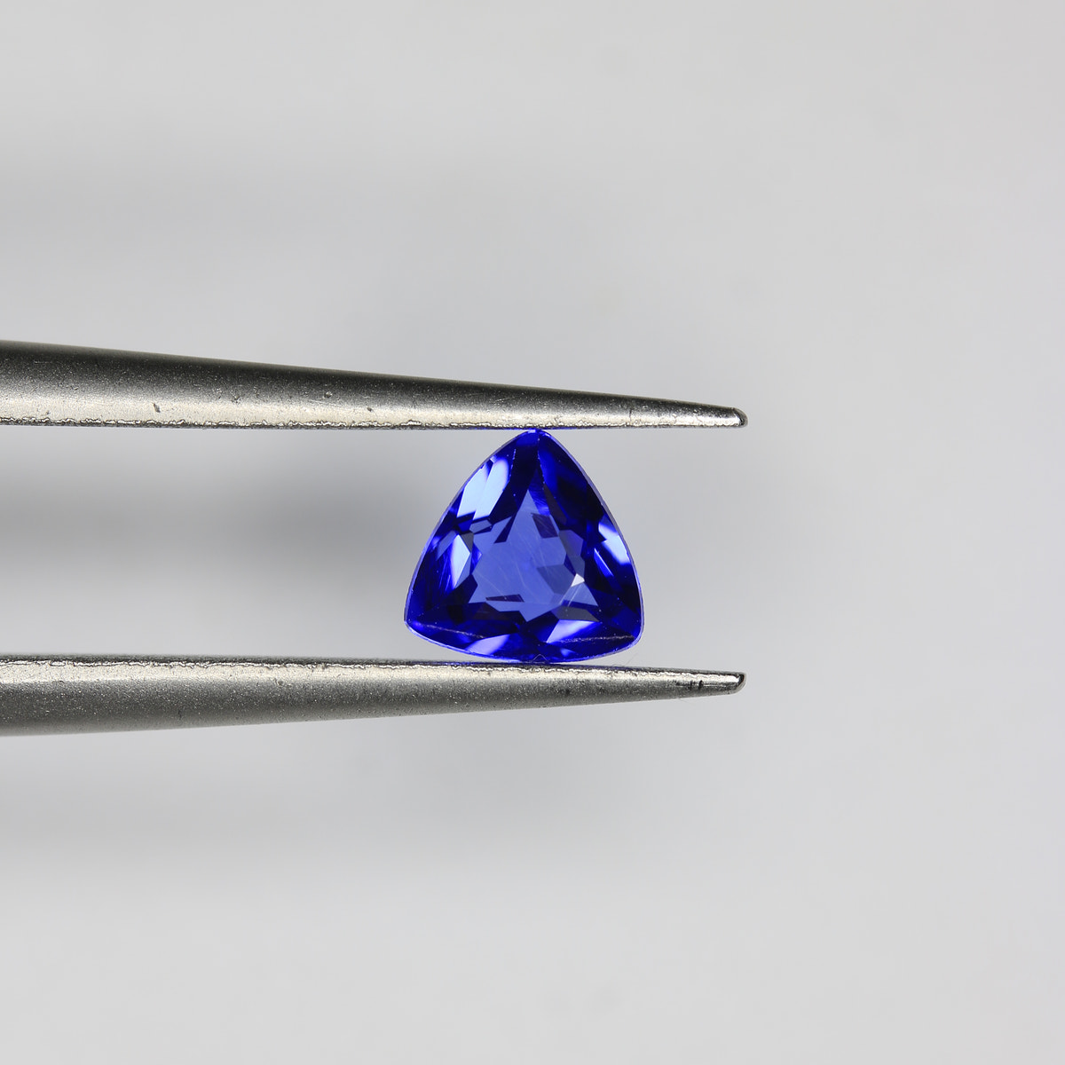 Tanzanite gemstone - Tan 0011 - Photo 02 [RTG-TAN-0010-CER-0011-REPLACEMENT-V1 B5F263F9A9B12B3D]