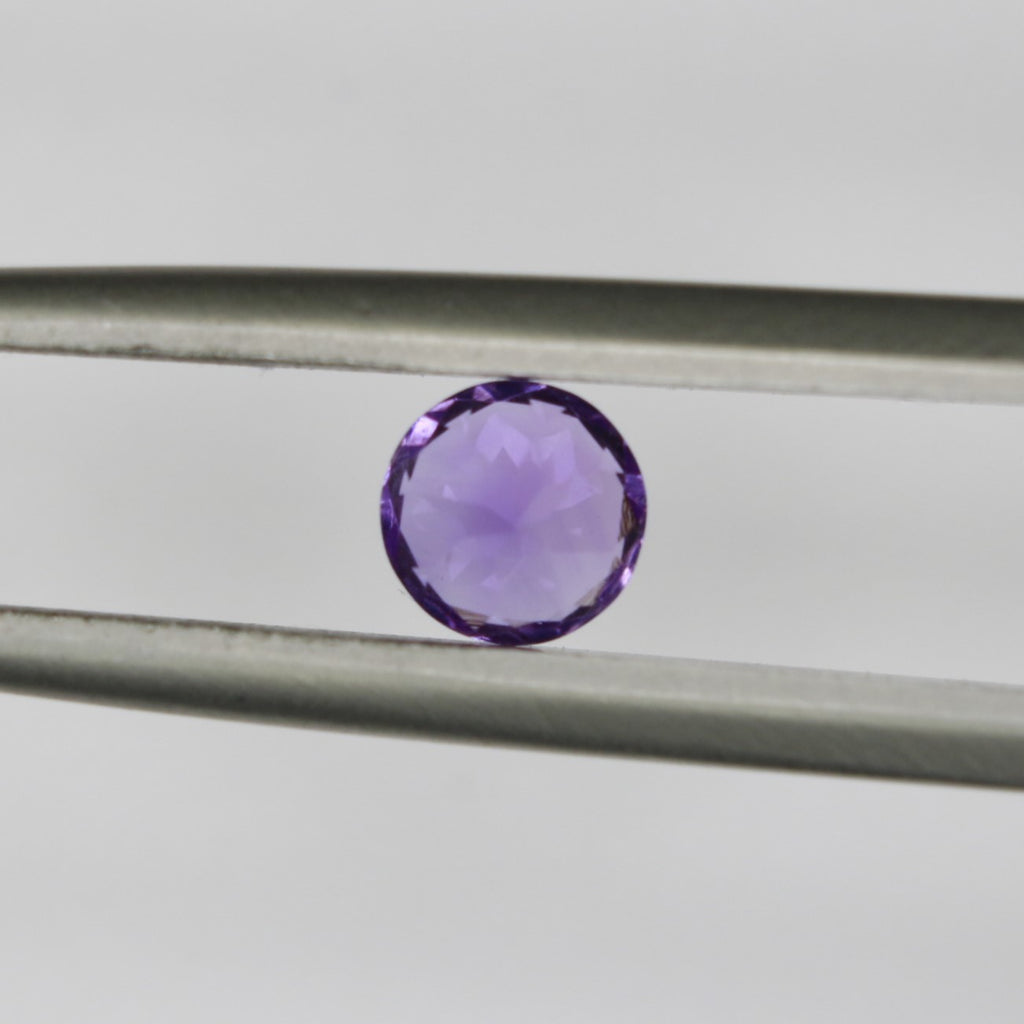 0.5ct faceted Amethyst gemstone - alternate view 4