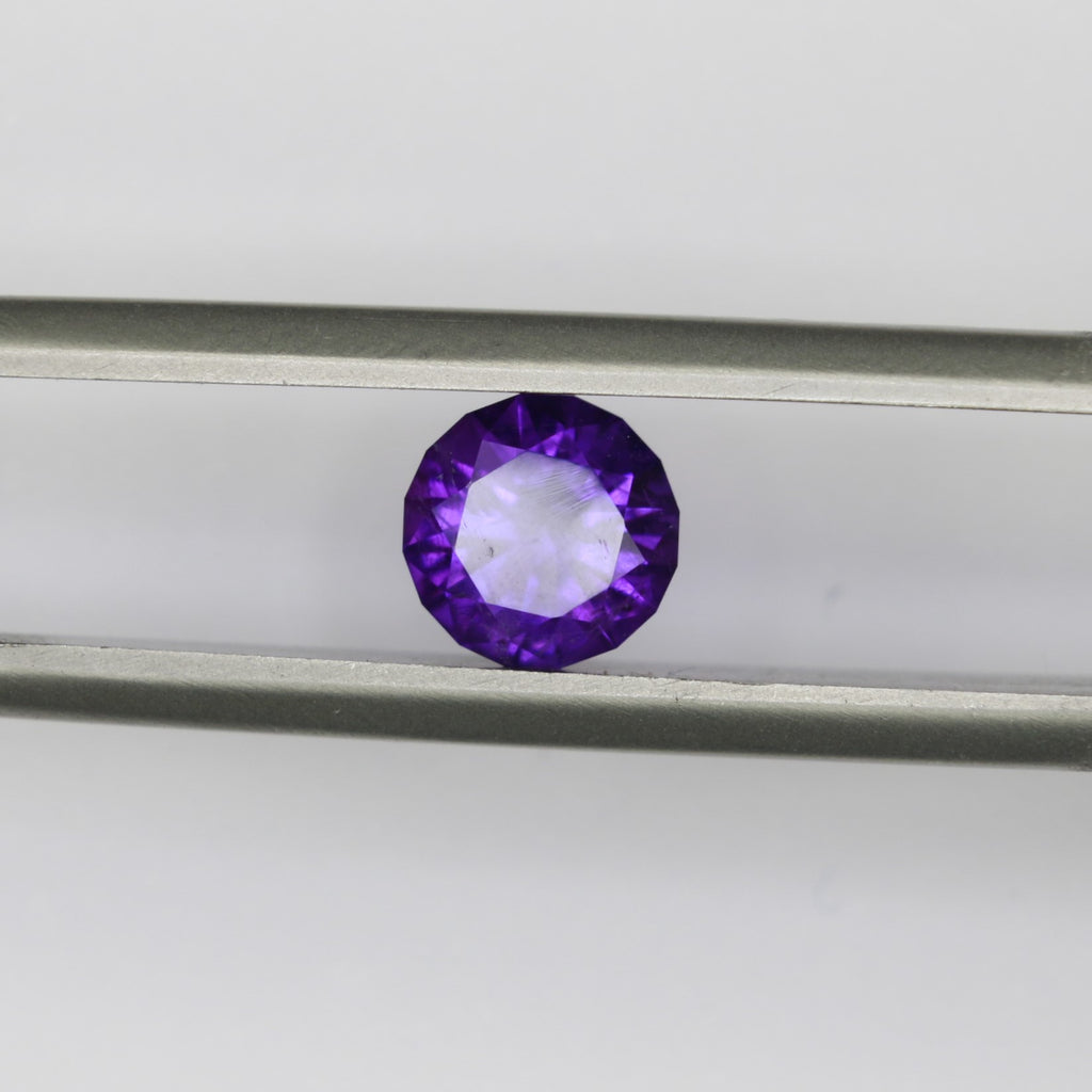 0.89ct faceted Amethyst gemstone - alternate view 3