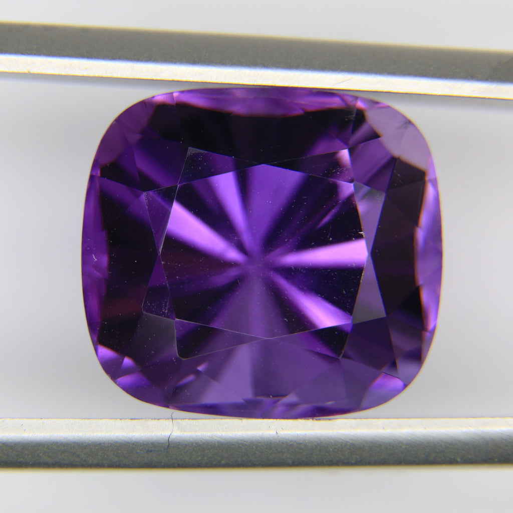 10ct faceted Amethyst gemstone - alternate view 2