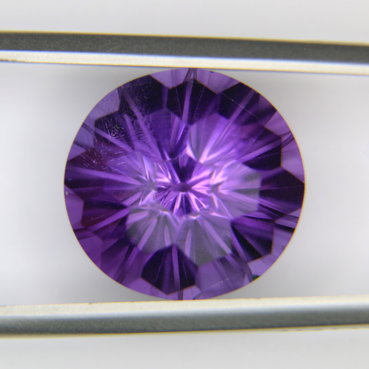 11ct faceted Amethyst gemstone - alternate view 2