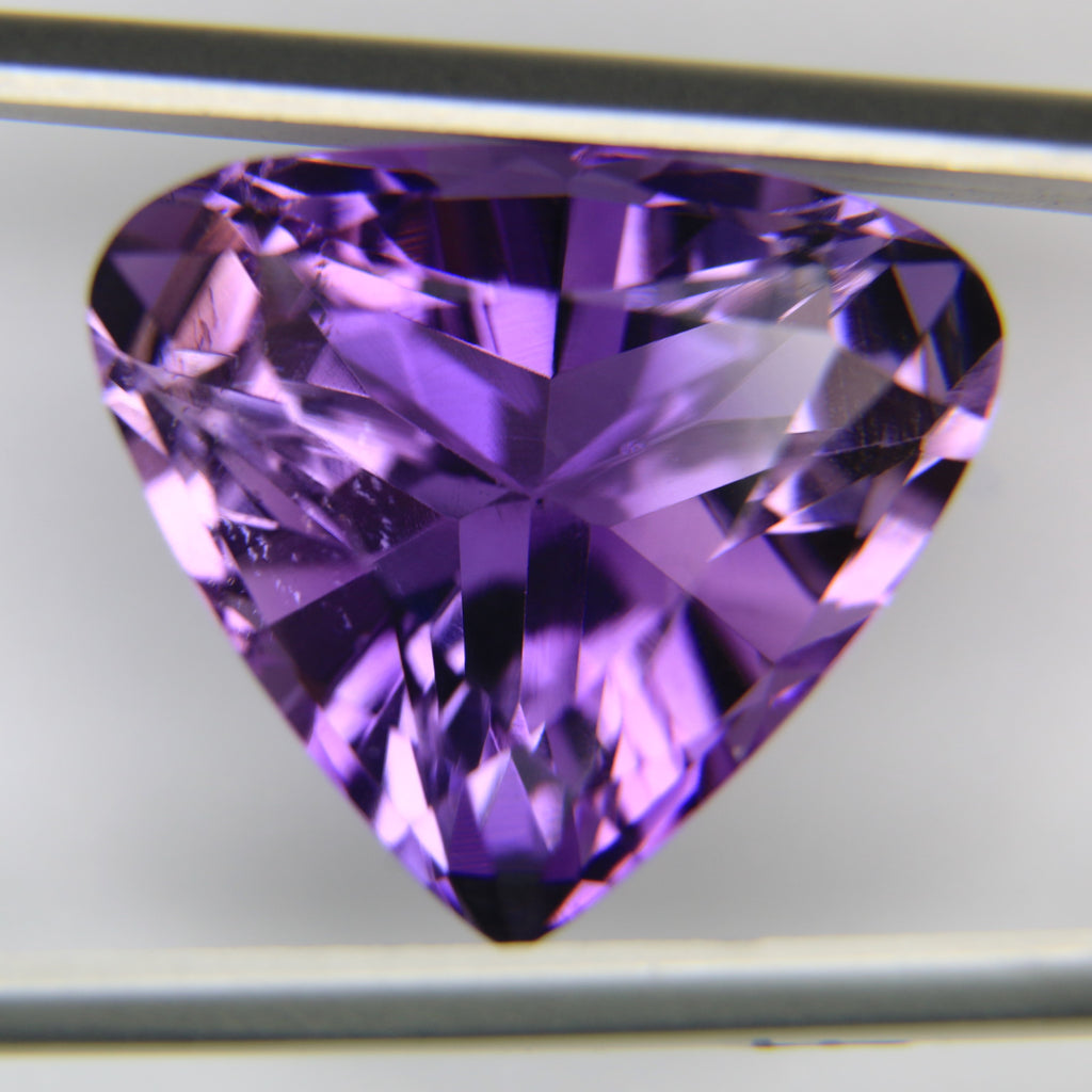 13.6ct faceted Amethyst gemstone - alternate view 2