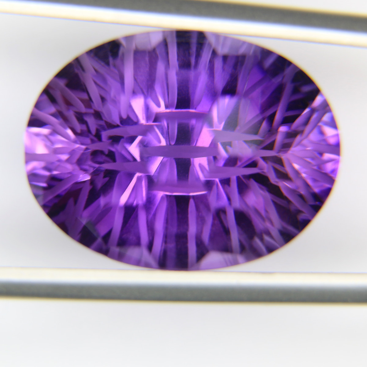 17.8ct faceted Amethyst gemstone - alternate view 3