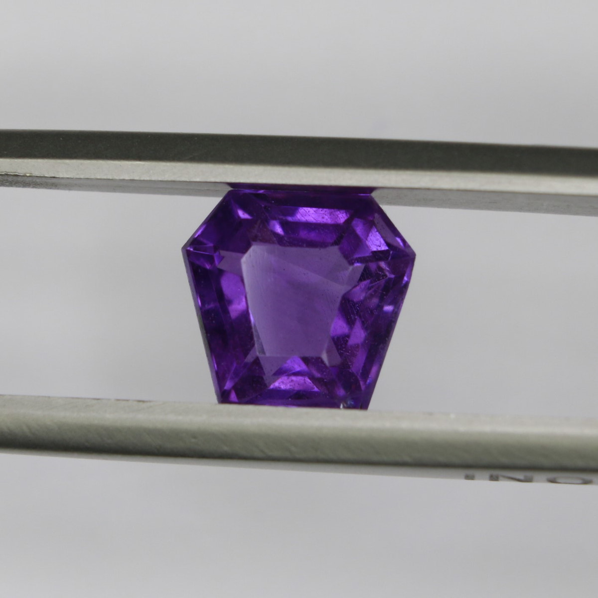 2.37ct faceted Amethyst gemstone - alternate view 2