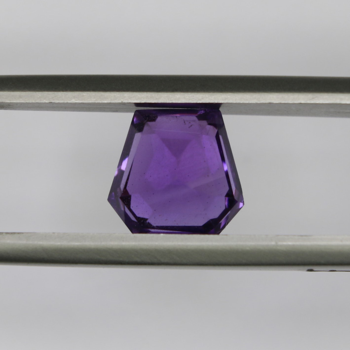 2.37ct faceted Amethyst gemstone - alternate view 4