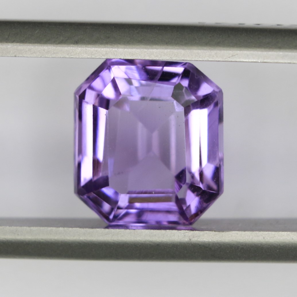 2.67ct faceted Amethyst gemstone - alternate view 3