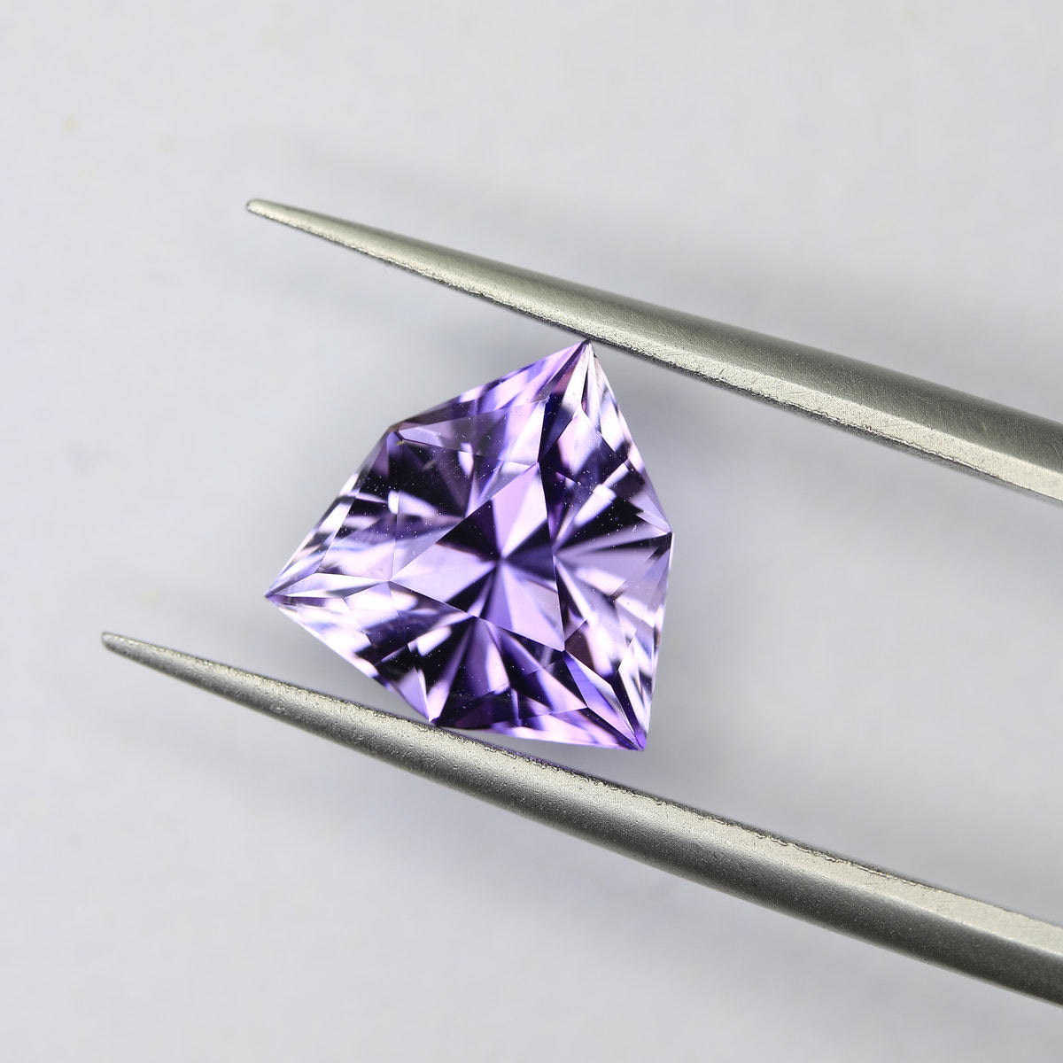2.75ct faceted Amethyst gemstone - alternate view 2