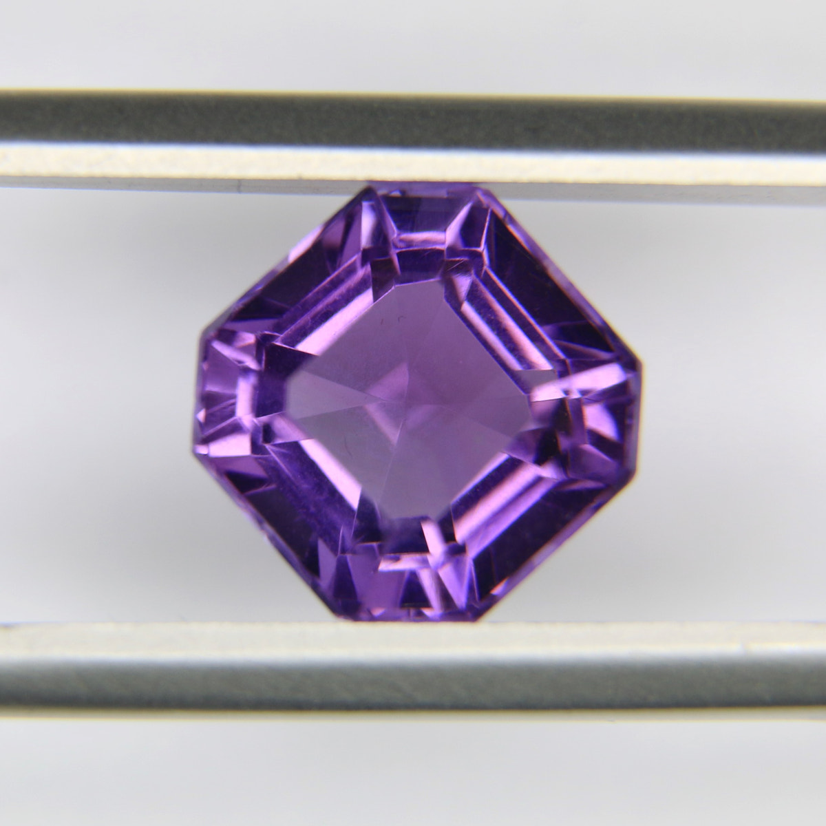 2.95ct faceted Amethyst gemstone