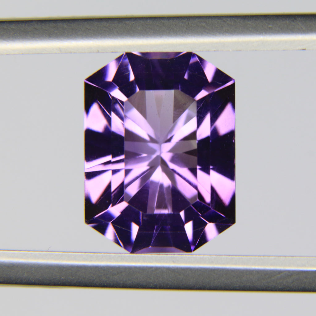 3.2ct faceted Amethyst gemstone - alternate view 2