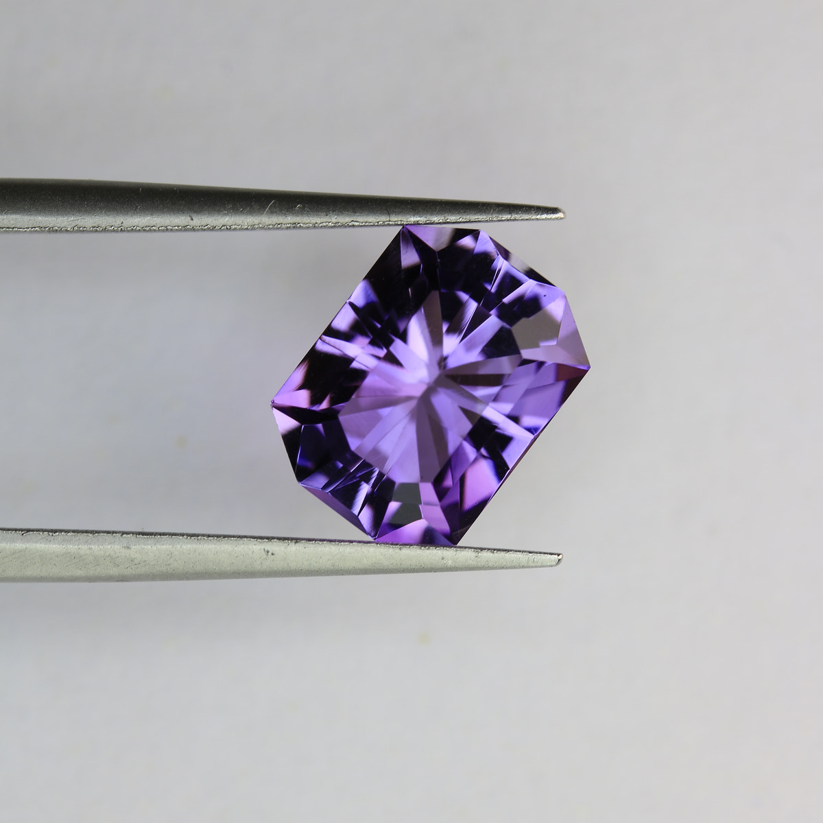 3.2ct faceted Amethyst gemstone