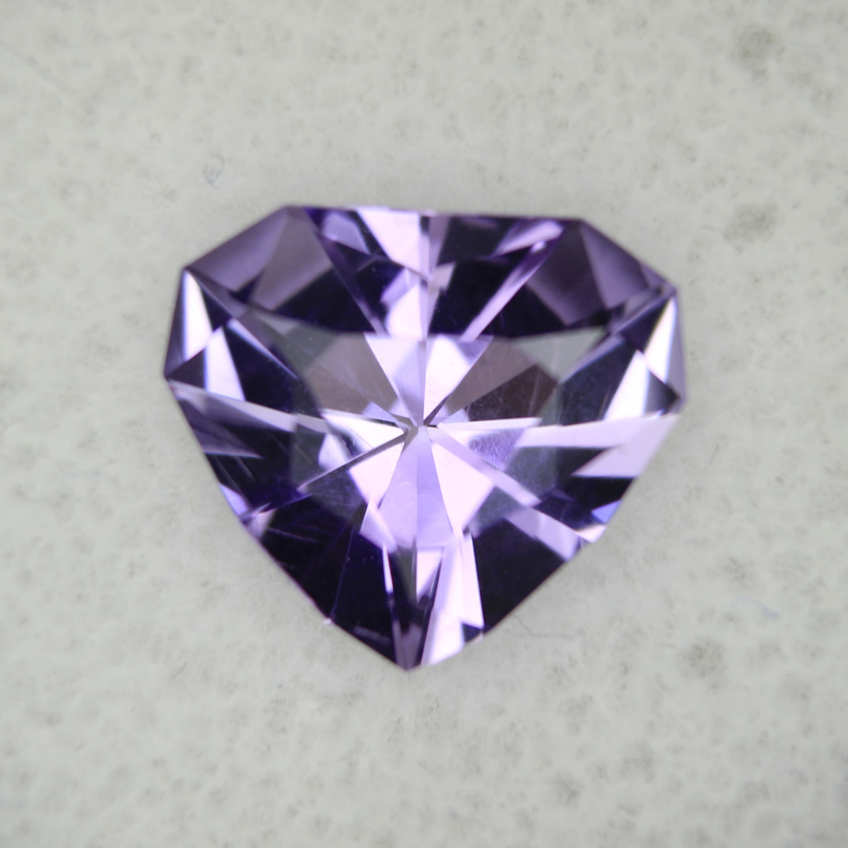 3.31ct faceted Amethyst gemstone - alternate view 3