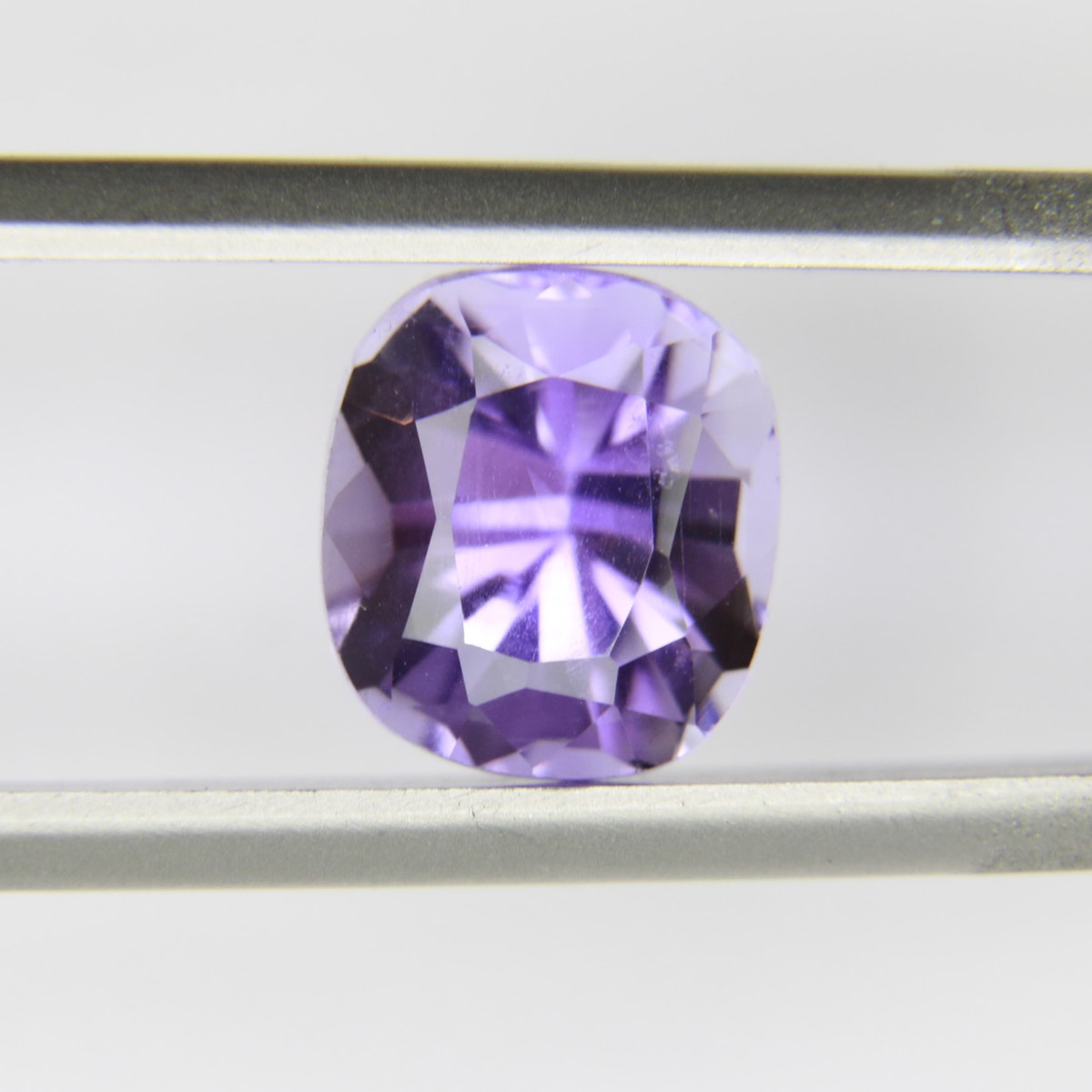 3.44ct faceted Amethyst gemstone - alternate view 2