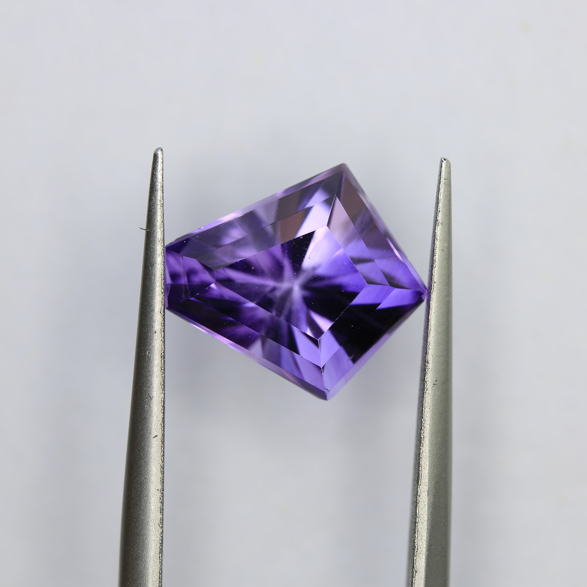 3.4ct faceted Amethyst gemstone - alternate view 2