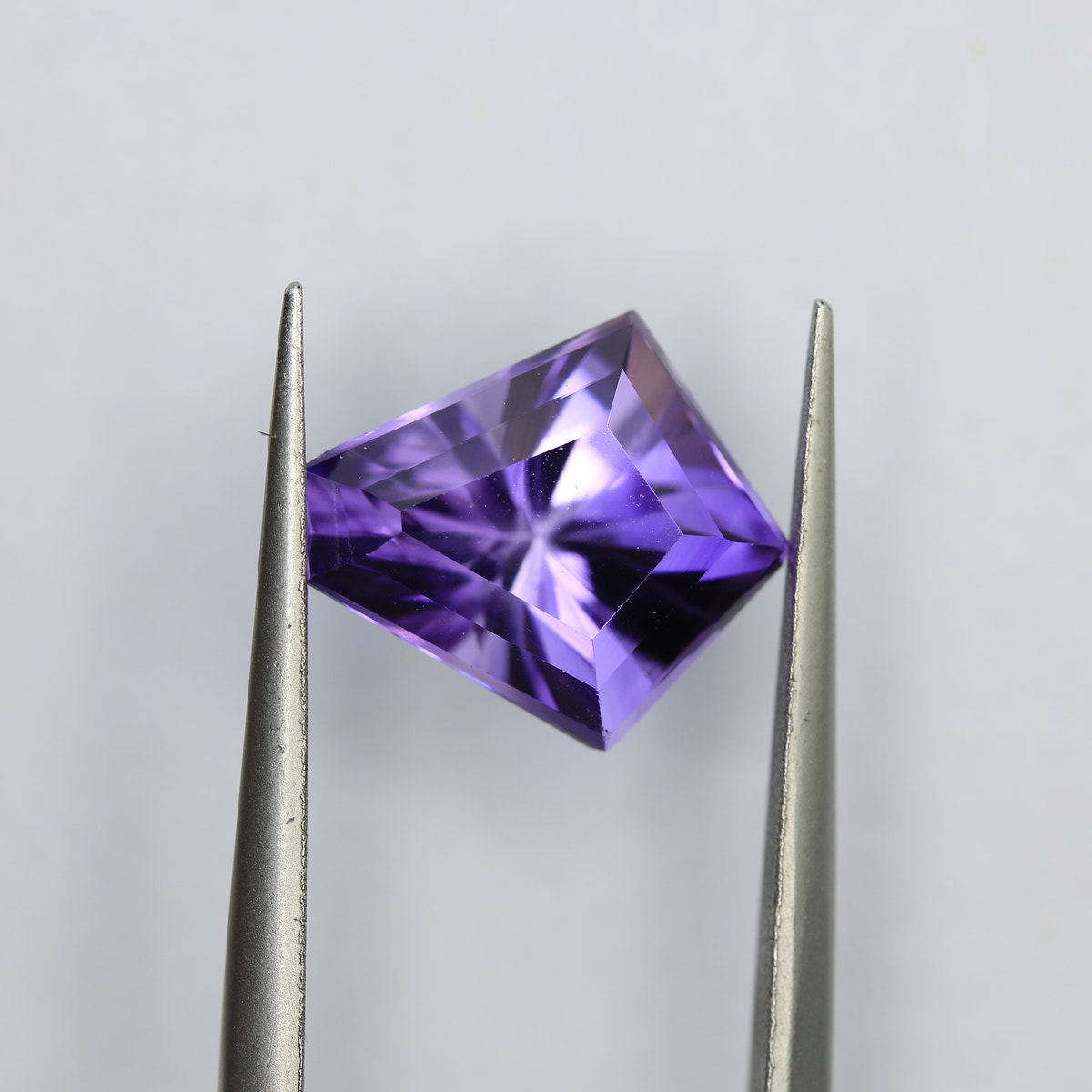3.4ct faceted Amethyst gemstone