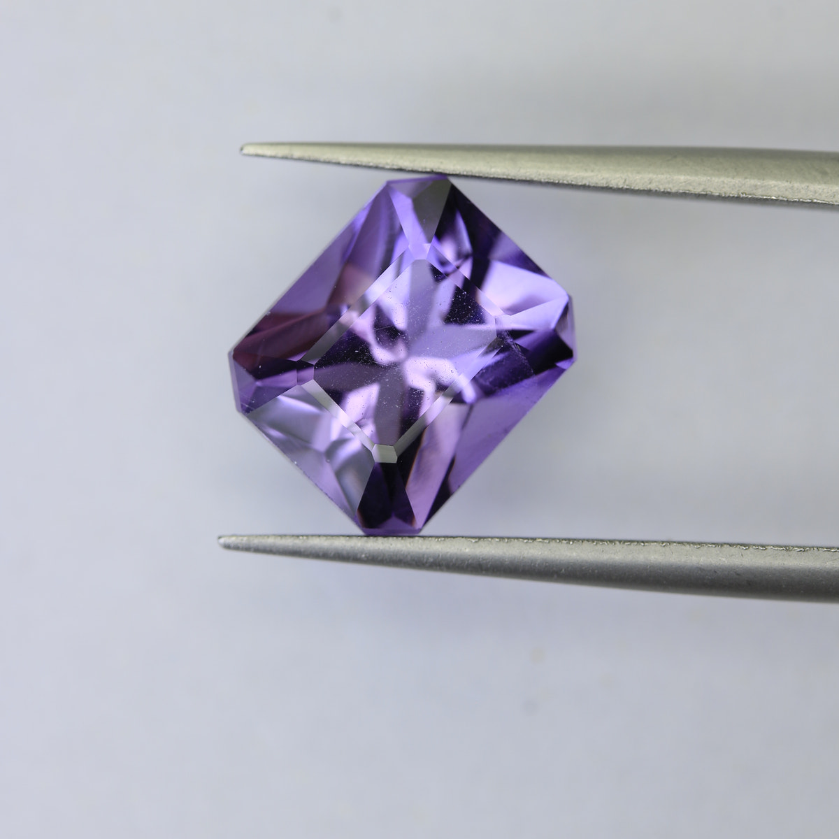 3.9ct faceted Amethyst gemstone