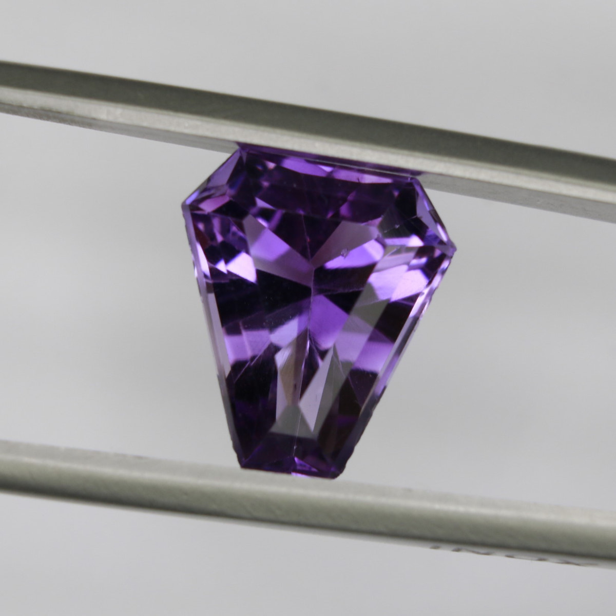 4.15ct faceted Amethyst gemstone - alternate view 2