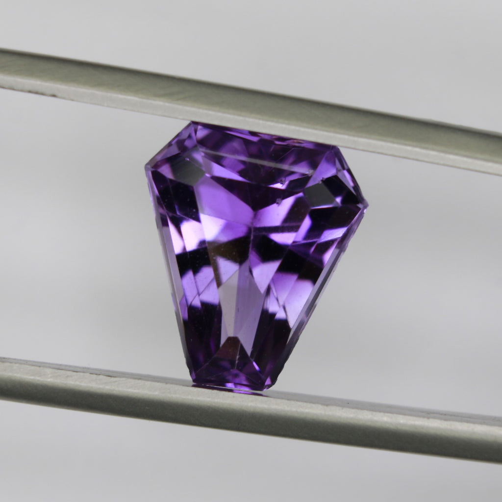 4.15ct faceted Amethyst gemstone - alternate view 3
