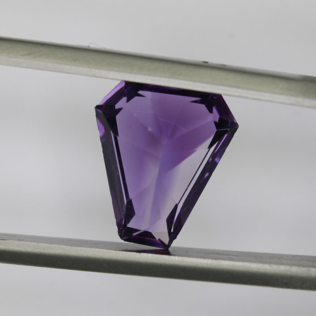 4.15ct faceted Amethyst gemstone - alternate view 4