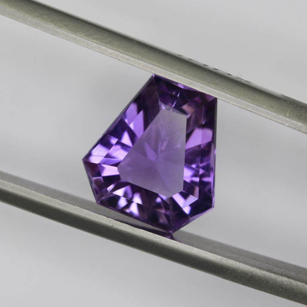 4.31ct faceted Amethyst gemstone - alternate view 3