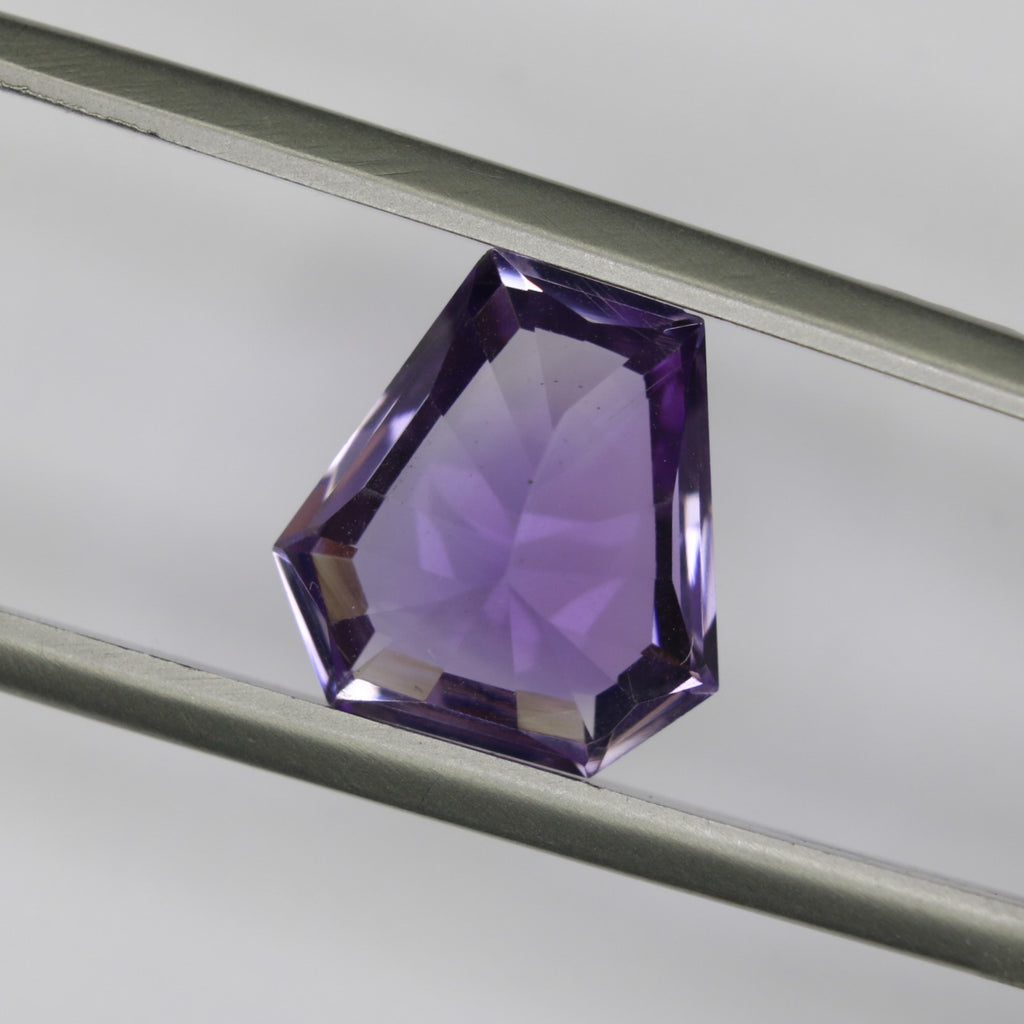 4.31ct faceted Amethyst gemstone - alternate view 4