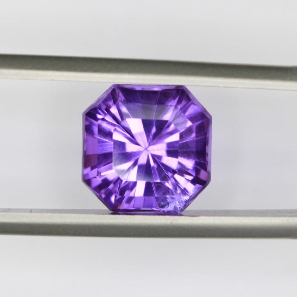 4.31ct faceted Amethyst gemstone - alternate view 3