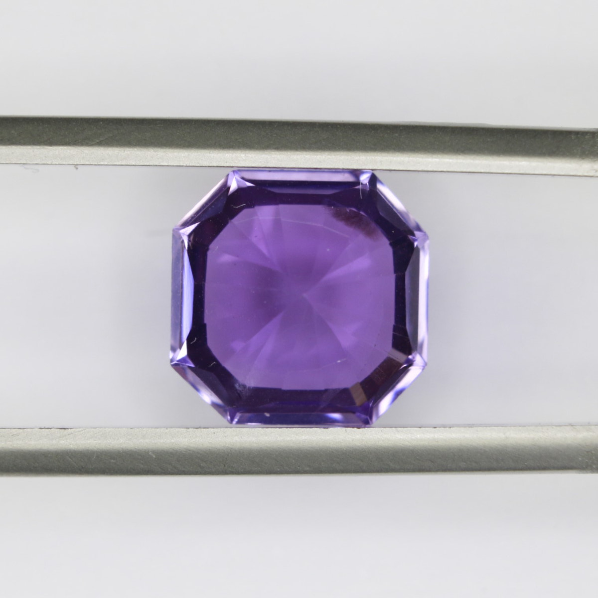 4.31ct faceted Amethyst gemstone - alternate view 4