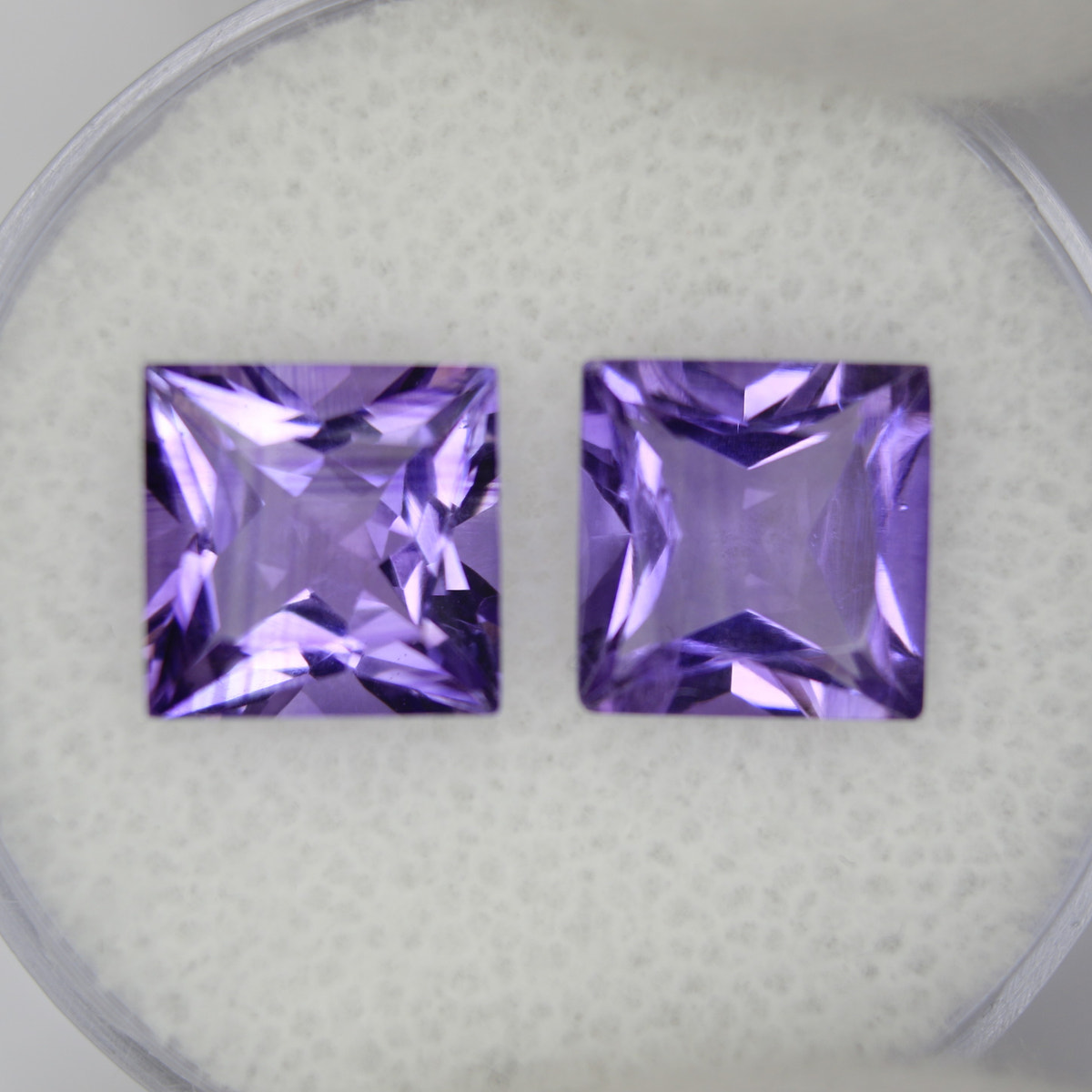 4.33ct faceted Amethyst gemstone - alternate view 2