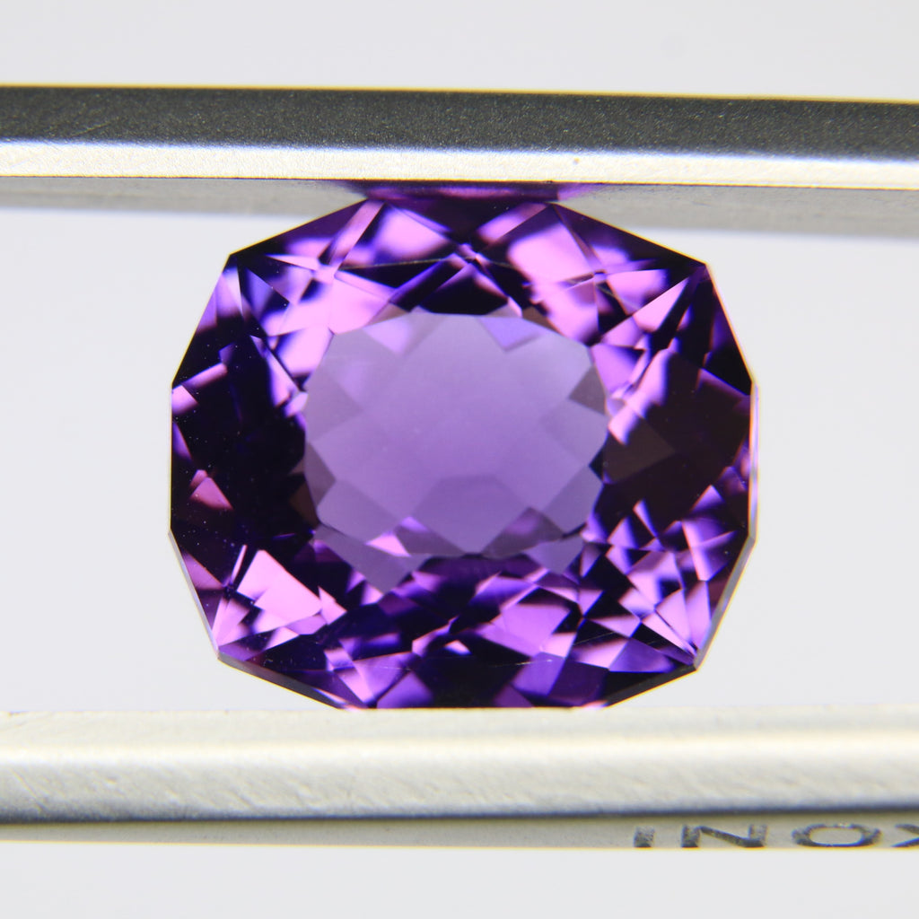 4.48ct faceted Amethyst gemstone - alternate view 3