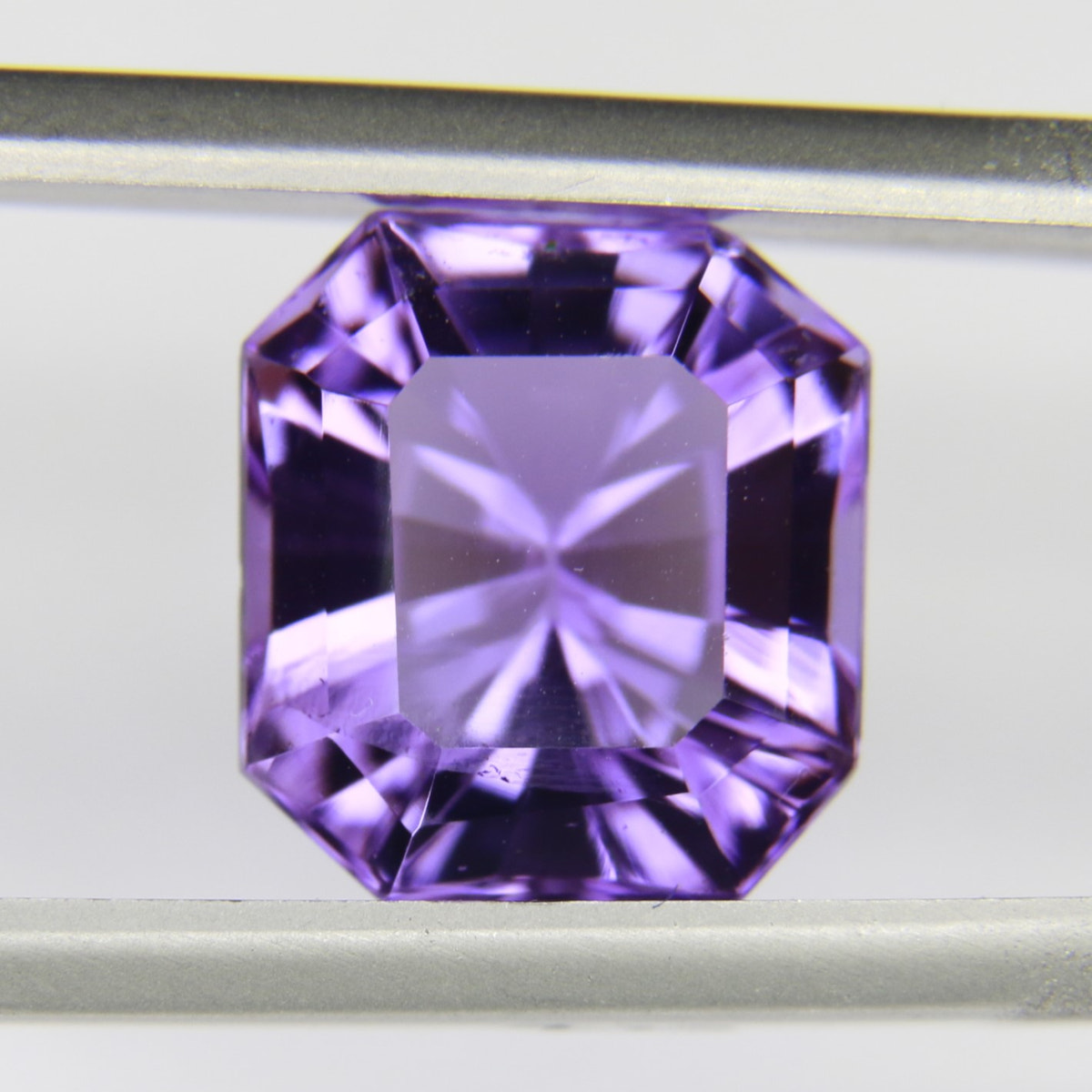 4.64ct faceted Amethyst gemstone - alternate view 3