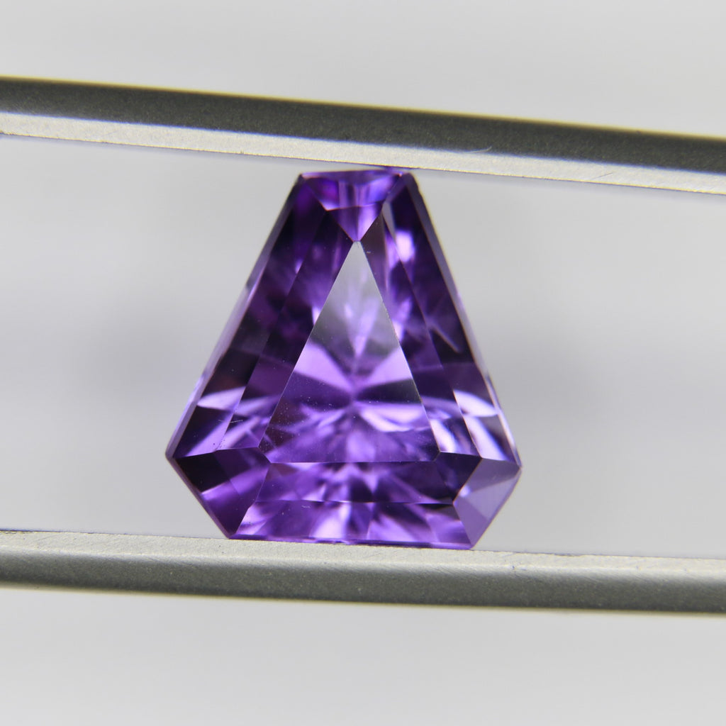 4.85ct faceted Amethyst gemstone - alternate view 2