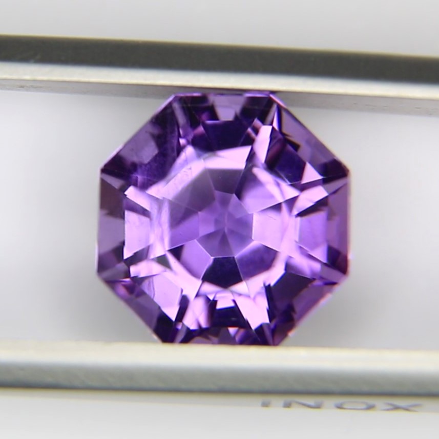 5.26ct faceted Amethyst gemstone - alternate view 2