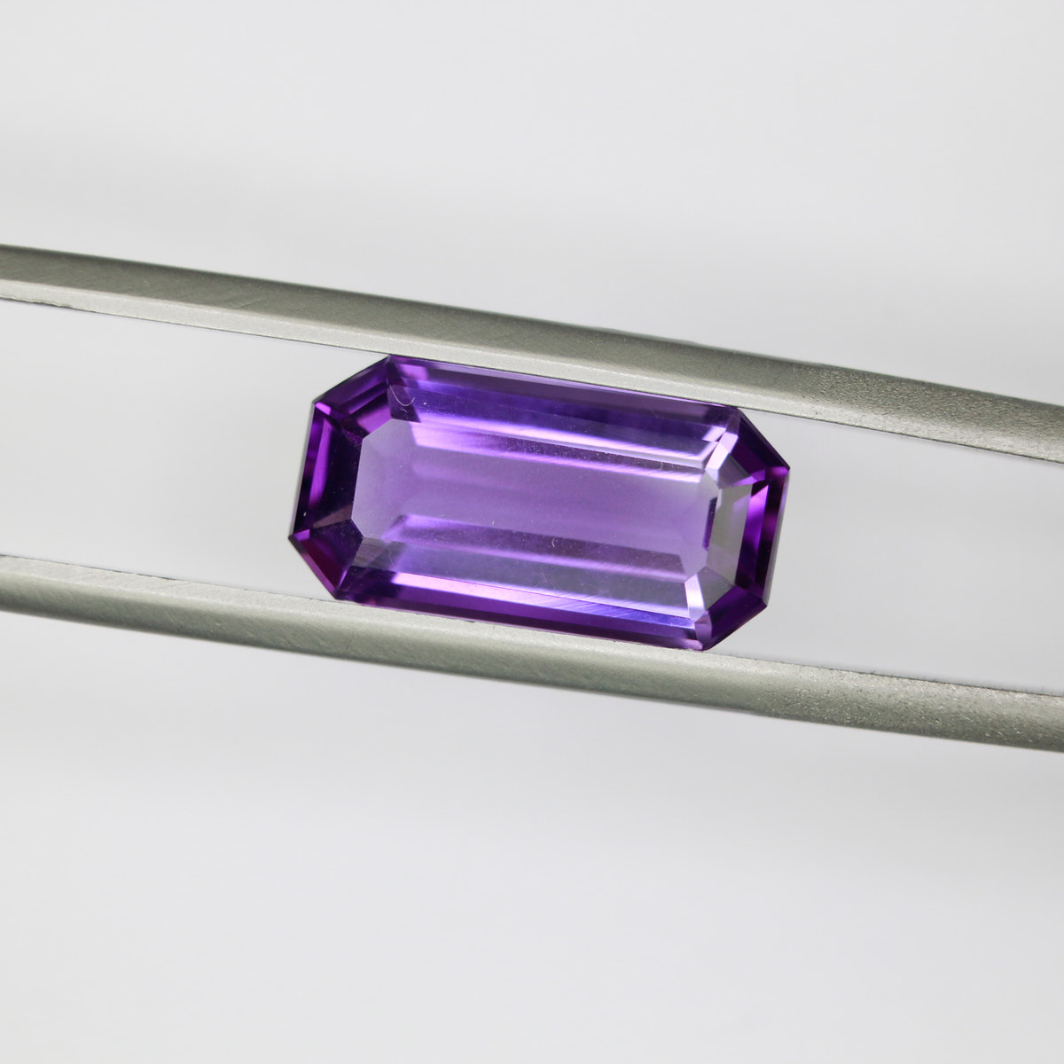 5.28ct faceted Amethyst gemstone - alternate view 2