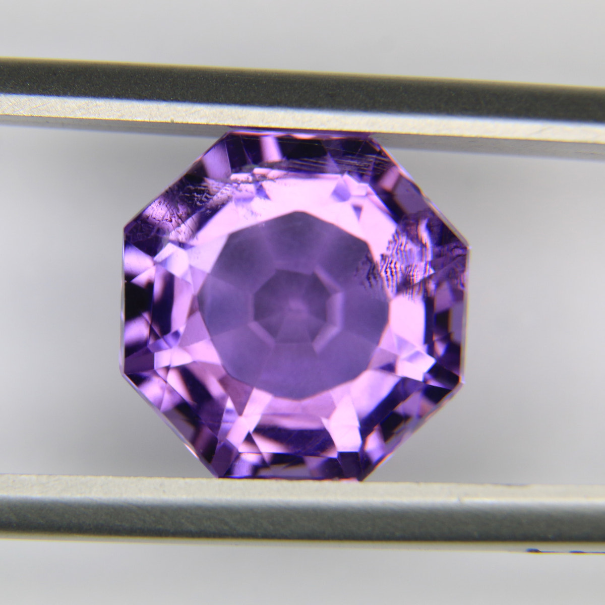 6.42ct faceted Amethyst gemstone - alternate view 3